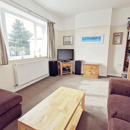 Cae Grugog Cottage-3 Bed-Sleeps 6-Ground Floor Bathroom トレアルジル エクステリア 写真