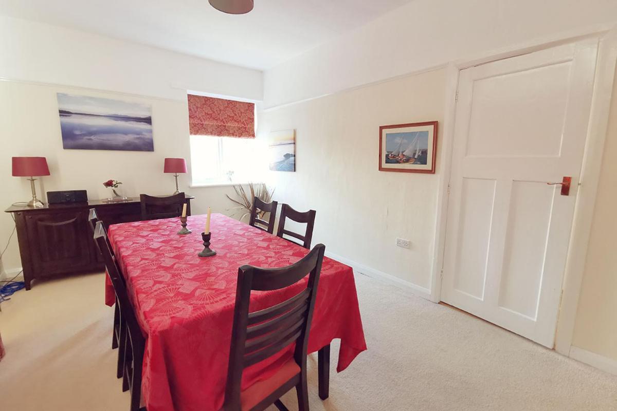 Cae Grugog Cottage-3 Bed-Sleeps 6-Ground Floor Bathroom トレアルジル エクステリア 写真