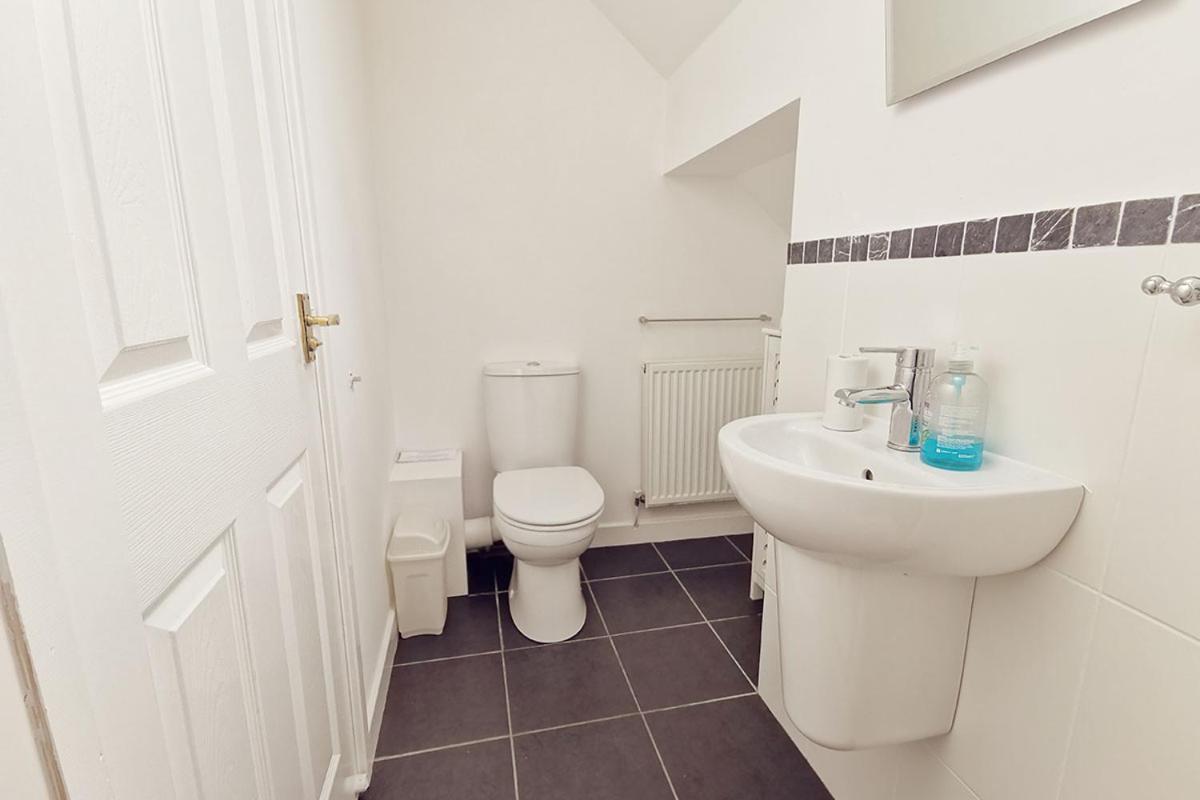 Cae Grugog Cottage-3 Bed-Sleeps 6-Ground Floor Bathroom トレアルジル エクステリア 写真